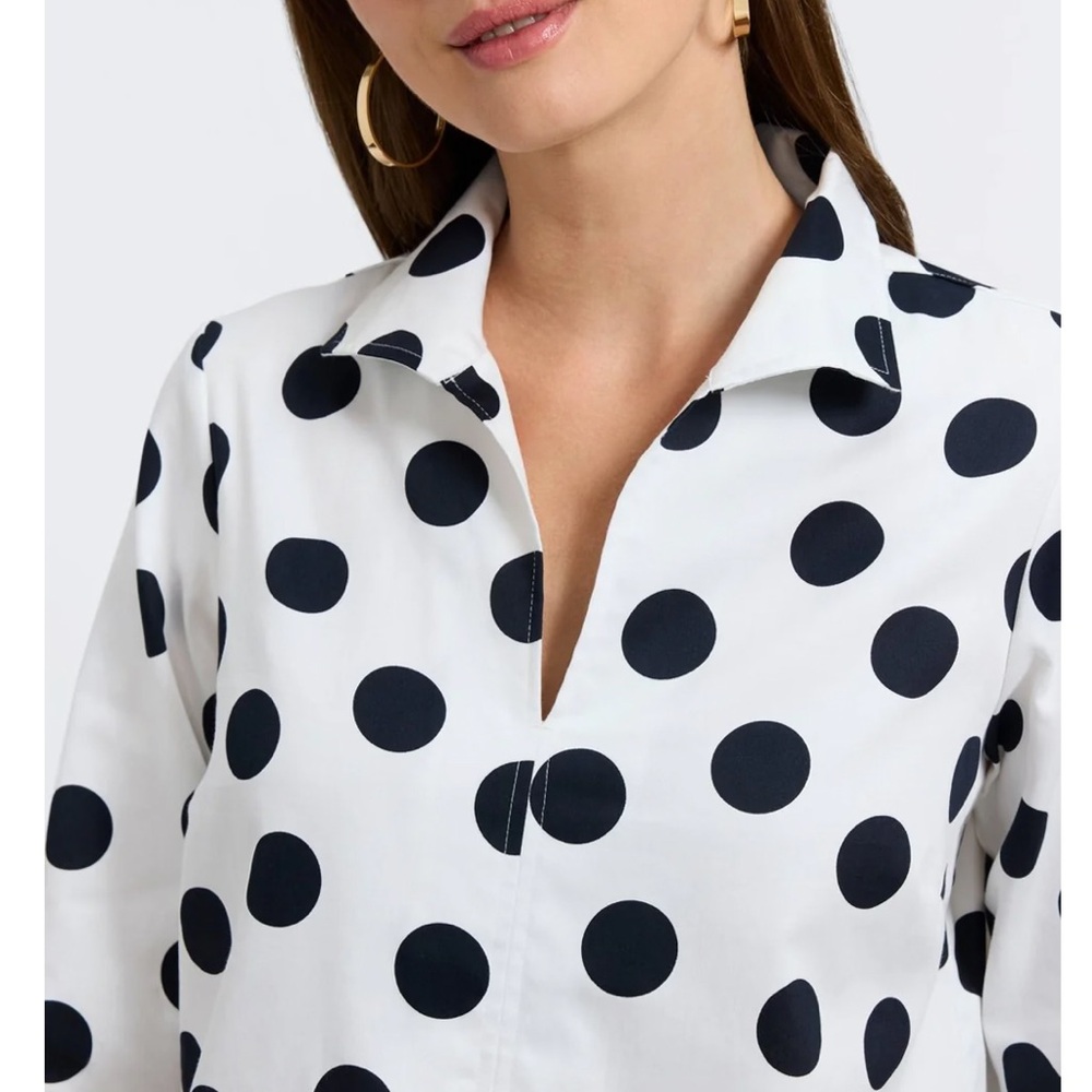 Foxcroft Agnes, Dark Navy Polka Dot Women's V-Neck Blouse, Size S